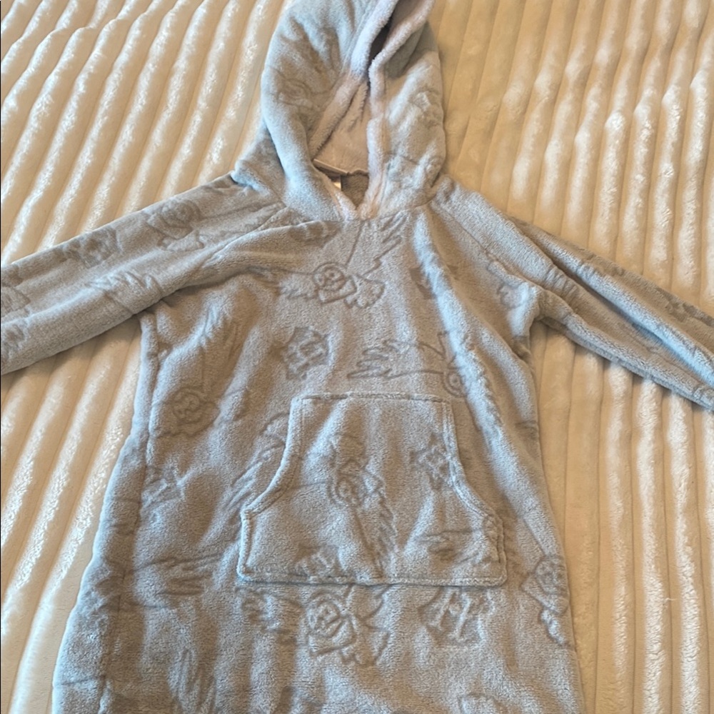 Cozy Gray Hooded Fleece Pullover